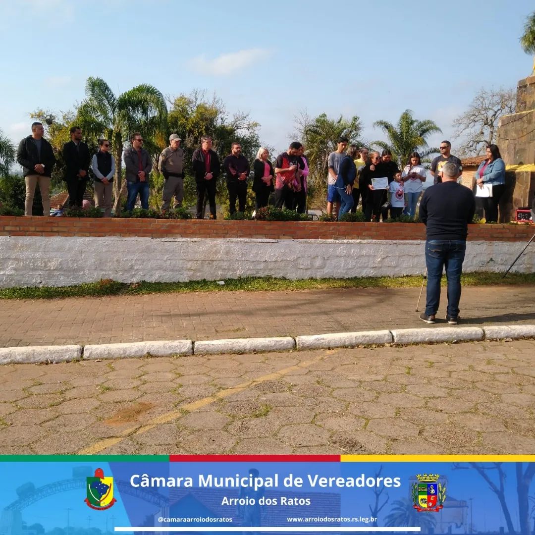 Na manhã de hoje, 01 de setembro, o Presidente da Câmara Municipal de Vereadores de Arroio dos Ratos, Vereador Dilson Lemos juntamente dos Vereadores Jéslei Salines  e Marco Monteiro participaram da Abertura do Início da Semana da Pátria. 