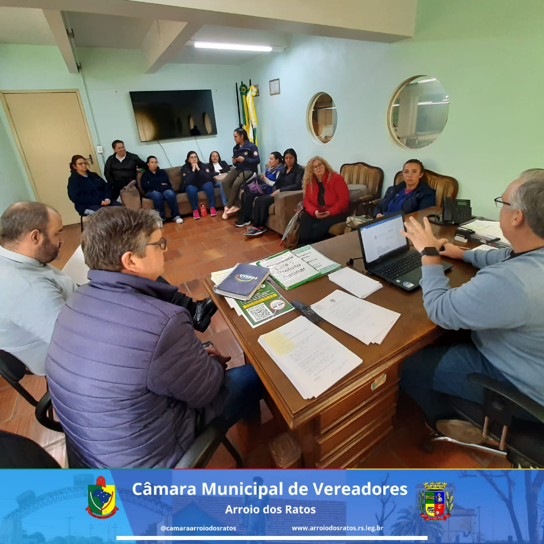 O Presidente da Câmara de Vereadores Dilson Lemos, esteve em reunião no gabinete, com o Prefeito em Exercício Paulo Azzi, juntamente com os Agentes Comunitários de Saúde e Agentes de Combate às Endêmias.