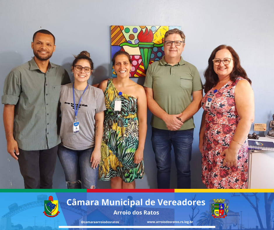 O Presidente da Câmara Municipal Dilson Lemos e o Vereador Jéslei Salines, estiveram em Reunião no CRAS (Centro de Referência de Assistência Social), com a Coordenadora Rose Ehlers e a Assistente Social Morgana Oliveira.